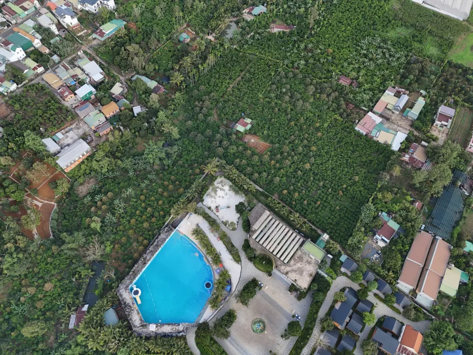 Sân vườn buổi chiều